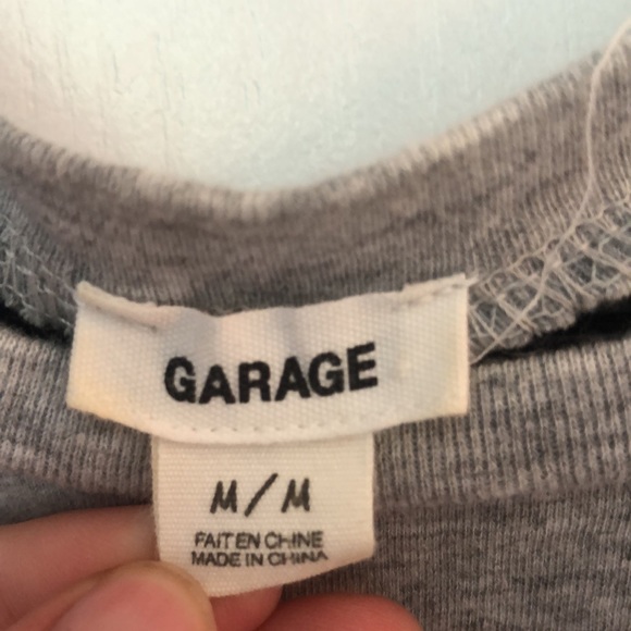 🦋2/$25🦋 garage top - Picture 3 of 5